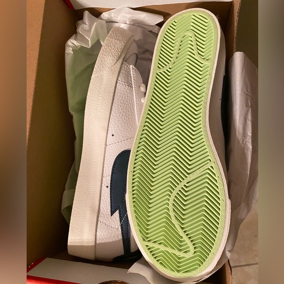 brand new never been worn nike blazer low 77. Split Swoosh Aquamarine (GS. - Picture 5 of 7